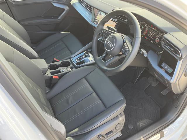 �ׂ����ӏ��⏬�������Ȃǎʐ^�ɎB���đ���܂��̂ŉ����Ȃ����\���t�����������B