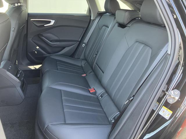 Ａ５アバント ＴＦＳＩ　１１０ｋＷ　ａｄｖａｎｃｅｄ　パッケージ　ＭＭＩ　パッセンジャーディスプレイ　　デコラティブパネル　チェスナット　ナチュラルグレー　パーシャルレザーインテリア　ブラック　ａｄｖａｎｃｅｄエクステリア（14枚目）