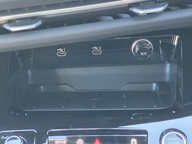 Ａ５アバント ＴＦＳＩ　１１０ｋＷ　ａｄｖａｎｃｅｄ　パッケージ　ＭＭＩ　パッセンジャーディスプレイ　　デコラティブパネル　チェスナット　ナチュラルグレー　パーシャルレザーインテリア　ブラック　ａｄｖａｎｃｅｄエクステリア（32枚目）