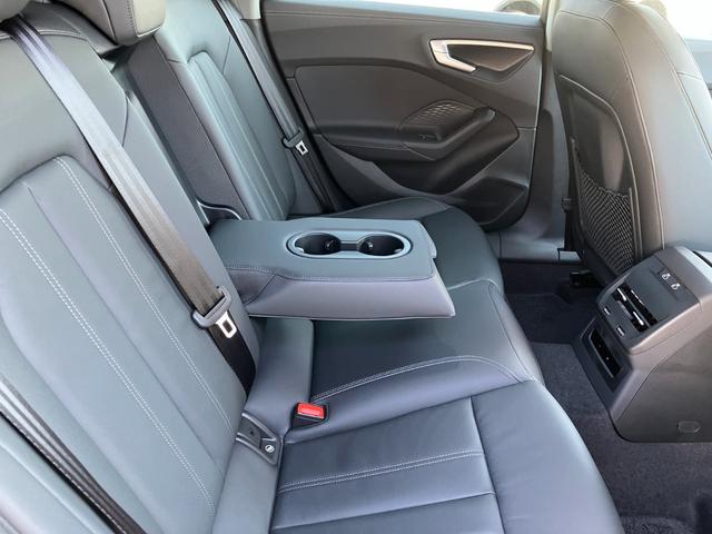 Ａ５アバント ＴＦＳＩ　１１０ｋＷ　ａｄｖａｎｃｅｄ　パッケージ　ＭＭＩ　パッセンジャーディスプレイ　　デコラティブパネル　チェスナット　ナチュラルグレー　パーシャルレザーインテリア　ブラック　ａｄｖａｎｃｅｄエクステリア（55枚目）