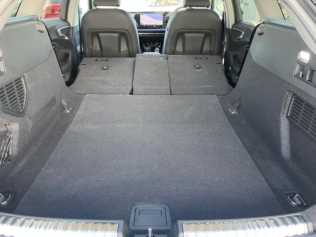 Ａ５アバント ＴＦＳＩ　１１０ｋＷ　ａｄｖａｎｃｅｄ　パッケージ　ＭＭＩ　パッセンジャーディスプレイ　　デコラティブパネル　チェスナット　ナチュラルグレー　パーシャルレザーインテリア　ブラック　ａｄｖａｎｃｅｄエクステリア（60枚目）