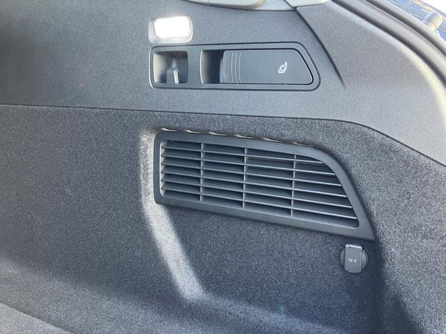 Ａ５アバント ＴＦＳＩ　１１０ｋＷ　ａｄｖａｎｃｅｄ　パッケージ　ＭＭＩ　パッセンジャーディスプレイ　　デコラティブパネル　チェスナット　ナチュラルグレー　パーシャルレザーインテリア　ブラック　ａｄｖａｎｃｅｄエクステリア（64枚目）