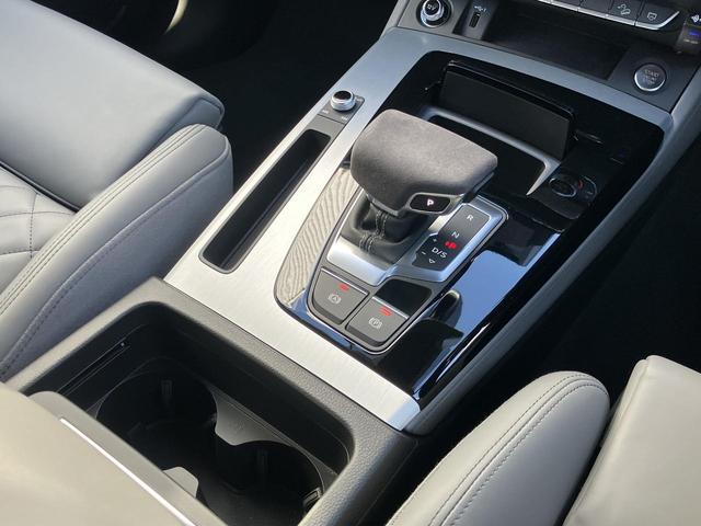 Ｑ５スポーツバック ４０ＴＤＩクワトロ　Ｓライン　Ｓ　ｌｉｎｅ　ｐｌｕｓ　パッケージ　アーティフィシャルインテリアレザー　アシスタンスパッケージ　ファインナッパレザー　マトリクスＯＬＥＤリヤコンビネーションライト／ダイナミックターンインディケーター（18枚目）