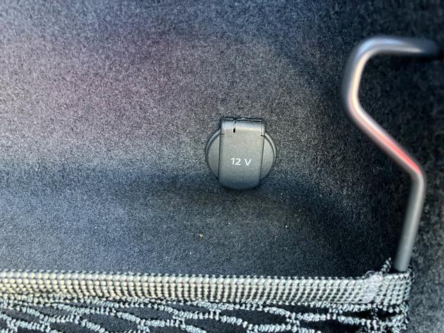 Ｑ５スポーツバック ４０ＴＤＩクワトロ　Ｓライン　Ｓ　ｌｉｎｅ　ｐｌｕｓ　パッケージ　アーティフィシャルインテリアレザー　アシスタンスパッケージ　ファインナッパレザー　マトリクスＯＬＥＤリヤコンビネーションライト／ダイナミックターンインディケーター（78枚目）