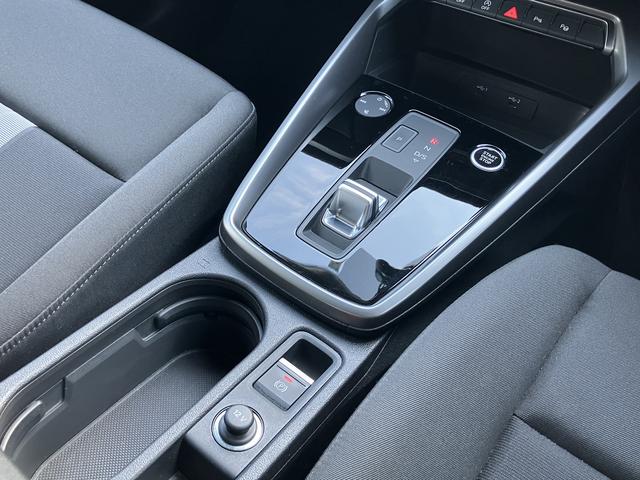 �A�E�f�B�F�蒆�ÎԂ͐V�ԓo�^����P�Q�N�ȓ��̃f�B�[���[�Ԃ��A�_���������܂��B�`��������m��s���������K�f�B�[���[�����I���������i���̎Ԃ��������͂����܂�