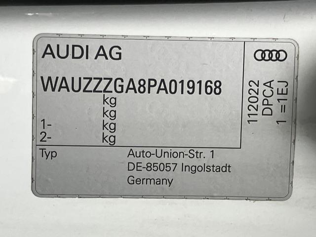 �C���e���A�̓u���b�N����Ƃ��������ɂȂ��Ă���܂��B�O���̗��Ȃ��h�C�c�Ԃ炵�������ł��B