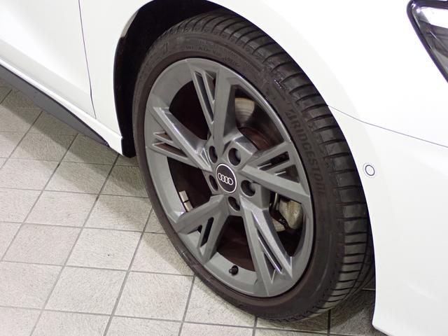 Ａ３ スポーツバック３０ＴＦＳＩ　Ｓライン　ブラックスタイリング　パーシャルレザー　テクノロジーパッケージ　ＴＶチューナー（4枚目）