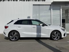 ��䥵���ɥ�����ɡ��θ����˾����ʻ��ѷ�������ߤ����֣��饤�ȥ���ӥ�פ⡢��ǽ����������ξΩ���������������ħŪ�ʥǥ�����Ǥ��� 4