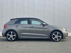 �����ή����뤳�Ȥʤ������Ĥλ���⿧�����뤳�ȤΤʤ��𡹤�����������Ĺ��ǯ���ФƤ�������̥��Ū�Ǥ���³���롣���Ρ֥�����쥹���������פ��������Υǥ�����ů�ؤǤ��� 5