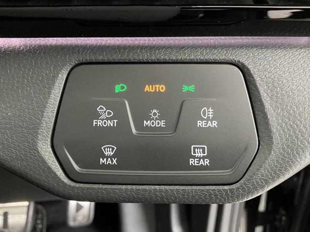 ＩＤ．４ プロ　認定中古車　ＥＴＣ　Ｂカメラ　アダクディブクルーズ　衝突軽減ブレーキ　ブラインドスポットモニター　リアトラフィックアラート　パワーテールゲート　シートヒーター（8枚目）
