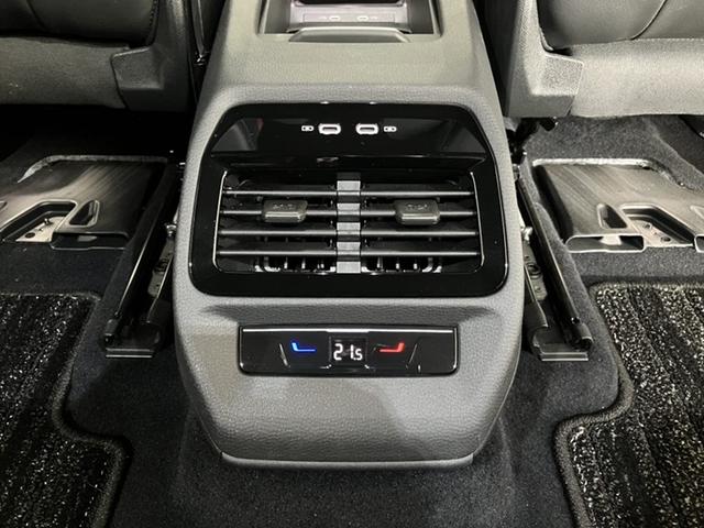 ＩＤ．４ プロ　認定中古車　ＥＴＣ　Ｂカメラ　アダクディブクルーズ　衝突軽減ブレーキ　ブラインドスポットモニター　リアトラフィックアラート　パワーテールゲート　シートヒーター（23枚目）