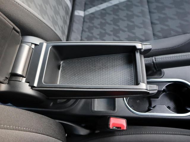 デザイン 認定中古車 デザイン 禁煙車 純正ナビ バックカメラ ETC スマートエントリー キセノンヘッドライト ブラインドスポット オートライト Bluetooth(24枚目)