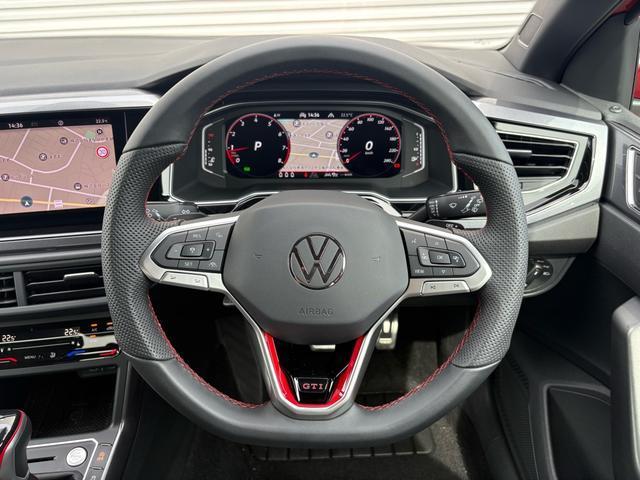 ポロＧＴＩ ベースグレード　スポーツセレクトＰＫＧ　ＬＥＤマトリックスヘッドライト　１８インチＡＷ　ＡＣＣ　トラベルアシスト　デジタルメーター　Ａｐｐ－Ｃｏｎｎｅｃｔ　ワイヤレスチャージ　ブラインドスポット　レーンキープアシスト（24枚目）