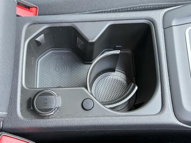 ゴルフ ＴＤＩアクティブアドバンス　プラチナムエディション　シートヒーター　アップコネクト　Ｂｌｕｅｔｏｏｔｈ　インテリアアンビエントライト　バックカメラ　障害物センサー　マトリックスＬＥＤヘッドライト　トラベルアシスト　後方死角検知機能　ワイヤレスチャージ（40枚目）