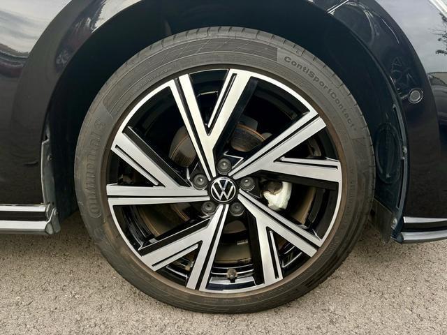 ポロ ＴＳＩ　Ｒライン　ＬＥＤマトリックスヘッドライト　トラベルアシスト　デジタルメーター　ＡＣＣ　レーンアシスト　パーキングセンサー　後方死角検知機能　Ａｐｐ－Ｃｏｎｎｅｃｔ　バックカメラ　ワイヤレスチャージ　認定中古車（5枚目）