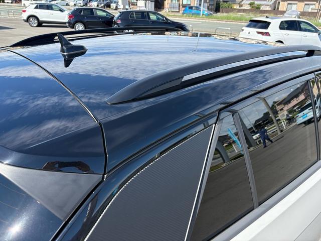 Ｔ－ロック ＴＤＩ　４モーション　ブラックスタイル　登録済未使用車　アスコットグレー　ＩＱライト　ＡＣＣ　トラベルアシスト　デジタルメーター　Ａｐｐ－Ｃｏｎｎｅｃｔ　ワイヤレスチャージ　電動リヤゲート　障害物センサー　ブラインドスポット　新車保証継承（12枚目）