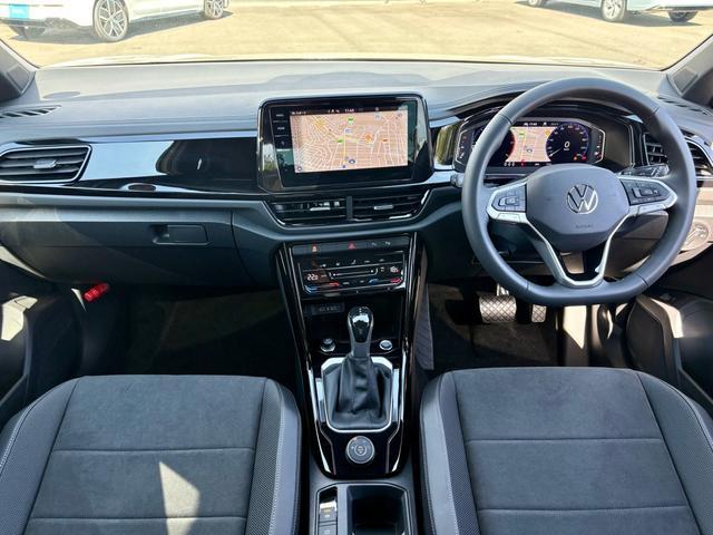 Ｔ－ロック ＴＤＩ　４モーション　ブラックスタイル　登録済未使用車　アスコットグレー　ＩＱライト　ＡＣＣ　トラベルアシスト　デジタルメーター　Ａｐｐ－Ｃｏｎｎｅｃｔ　ワイヤレスチャージ　電動リヤゲート　障害物センサー　ブラインドスポット　新車保証継承（23枚目）