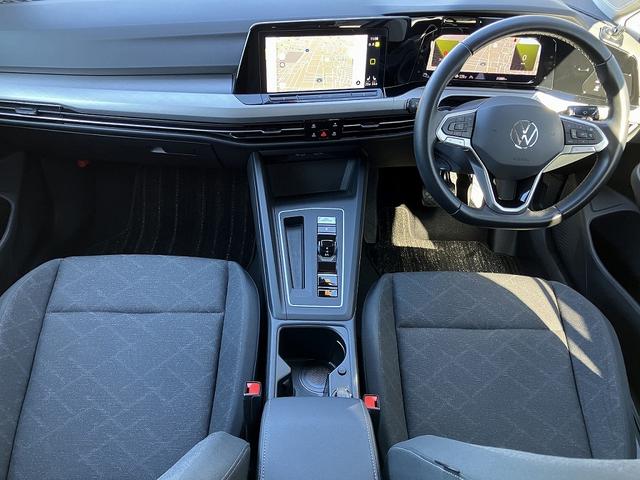 ���[�^�[�ƃf�B�X�v���C�𓯂������ɔz�u����������̃f�U�C���B�����ړ������Ȃ��A�����I�Ɏg����D�ꂽ���쐫���������Ă��܂��B