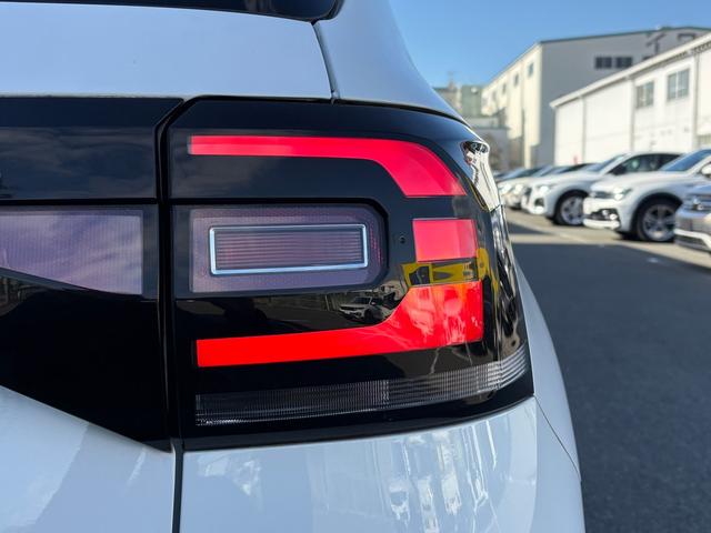 �R�̎��^�Ɍ���k�d�c�e�[�������v�Ŕ펋�F���ƃf�U�C�����𗼗��B