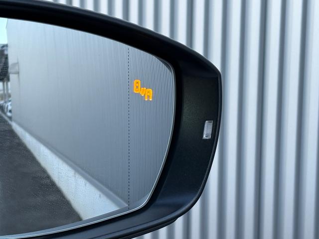 ������p���m�@�\�B������p�]�[���𑖍s����ԗ������m���邱�ƂŁA�~���[��[�̃C���W�P�[�^�[���_���A���S�ȎԐ��ύX���T�|�[�g���܂��B