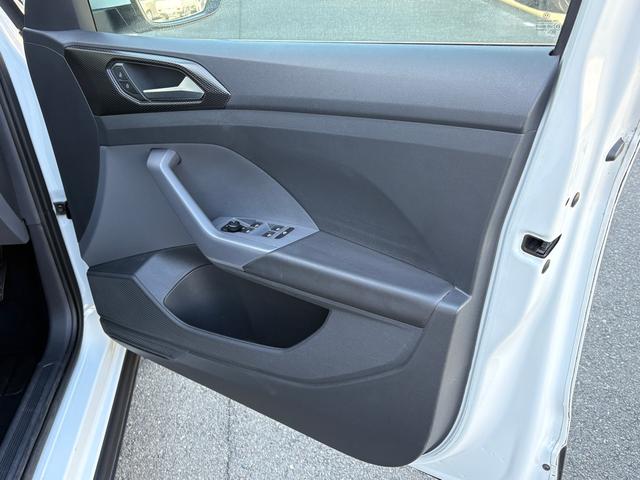 �t�����g�h�A�g�����B�h�A�|�P�b�g�ɂ̓y�b�g�{�g�����u����X�y�[�X���m�ۂ���Ă��܂��B