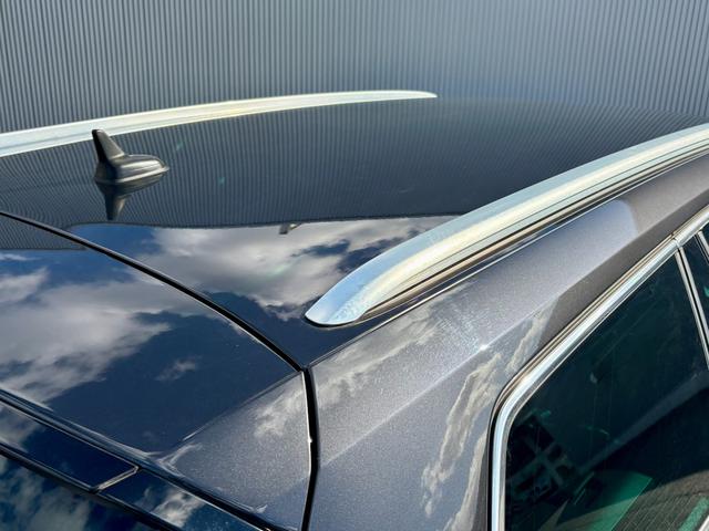 �V���o�[���[�t���[���B���p���ƃX�e�[�V�������S���Ȃ�ł͂̃X�^�C�����������Ă܂��B