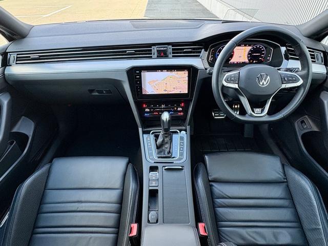 ������̃C���e���A�f�U�C���B���_�ړ������Ȃ��A�����I�Ɏg����D�ꂽ���쐫���������Ă��܂��B