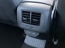 後部座席にもエアコンの風を届けます。後部座席用のUSBも2口用意されています。