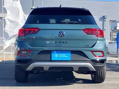 アフターサービスは全国のＶｏｌｋｓｗａｇｅｎ正規ディーラーで対応。遠方のお客様も安心してご購入いただけるよう、丁寧にサポートいたします。 7