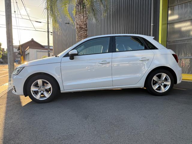 A1スポーツバック 1.0TFSI ワンオーナー ドライブレコーダー前後 ETC Bluetooth アイドリングストップ パーキングセンサー 禁煙車(5枚目)