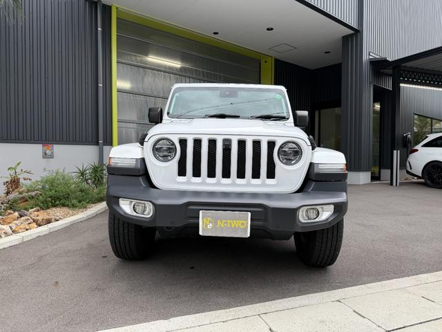 ジープ・ラングラーアンリミテッド サハラ アンリミテッドサハラ3.6L4WD AppleCarPlay対応 ベージュレザー スペアキー有 シートヒーター アダプティブクルーズコントロール 純正アルミホイール18インチ ETC2.0 ドラレコ(3枚目)