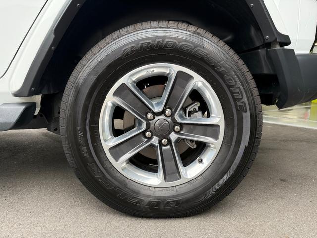 ジープ・ラングラーアンリミテッド サハラ アンリミテッドサハラ3.6L4WD AppleCarPlay対応 ベージュレザー スペアキー有 シートヒーター アダプティブクルーズコントロール 純正アルミホイール18インチ ETC2.0 ドラレコ(11枚目)