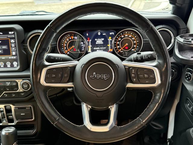 ジープ・ラングラーアンリミテッド サハラ アンリミテッドサハラ3.6L4WD AppleCarPlay対応 ベージュレザー スペアキー有 シートヒーター アダプティブクルーズコントロール 純正アルミホイール18インチ ETC2.0 ドラレコ(19枚目)