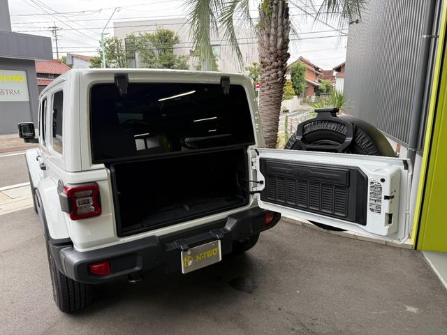 ジープ・ラングラーアンリミテッド サハラ アンリミテッドサハラ3.6L4WD AppleCarPlay対応 ベージュレザー スペアキー有 シートヒーター アダプティブクルーズコントロール 純正アルミホイール18インチ ETC2.0 ドラレコ(31枚目)