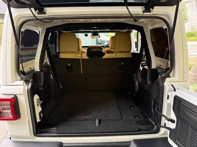 ジープ・ラングラーアンリミテッド サハラ アンリミテッドサハラ3.6L4WD AppleCarPlay対応 ベージュレザー スペアキー有 シートヒーター アダプティブクルーズコントロール 純正アルミホイール18インチ ETC2.0 ドラレコ(32枚目)