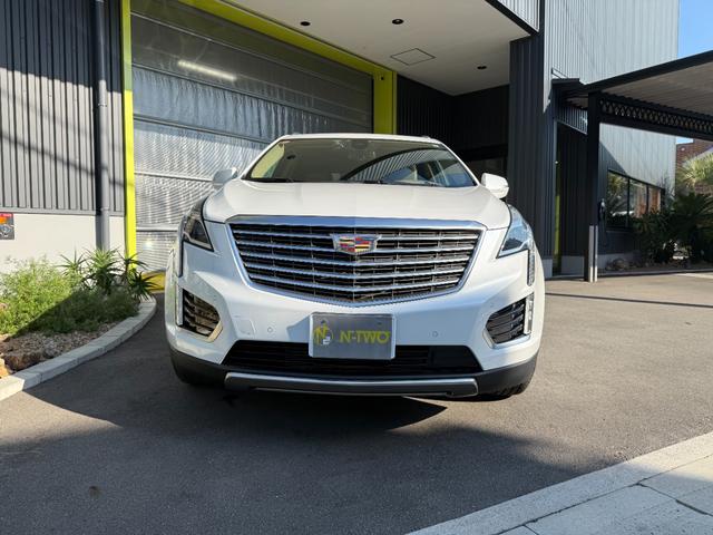 キャデラックXT5クロスオーバー プラチナム サンルーフ ベージュセミアニリンレザーシート ワンオーナー Apple Car Play対応 BOSEサラウンドサウンド デジタルインナーミラー ドライブレコーダー ETC(3枚目)