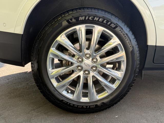 キャデラックXT5クロスオーバー プラチナム サンルーフ ベージュセミアニリンレザーシート ワンオーナー Apple Car Play対応 BOSEサラウンドサウンド デジタルインナーミラー ドライブレコーダー ETC(11枚目)