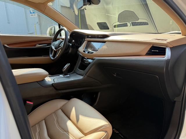キャデラックXT5クロスオーバー プラチナム サンルーフ ベージュセミアニリンレザーシート ワンオーナー Apple Car Play対応 BOSEサラウンドサウンド デジタルインナーミラー ドライブレコーダー ETC(42枚目)
