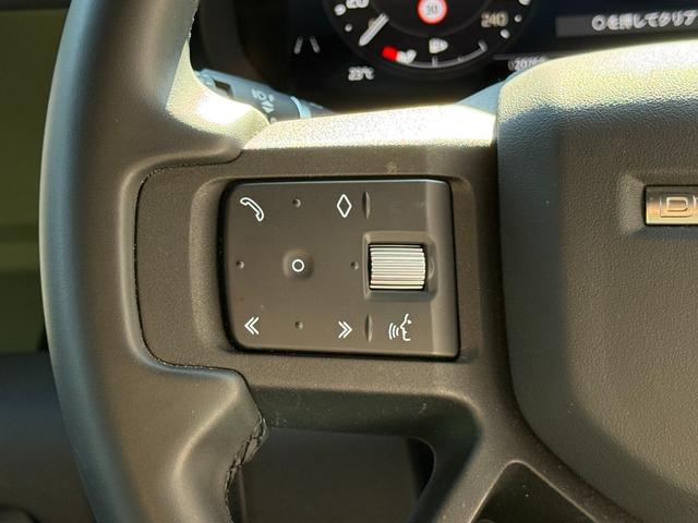 ディフェンダー 　７５台限定　グラスミアグリーンエクステリアカラー（メタリックペイント）　　ステアリングホイール　（ヒーター付）　７５周年グラフィック（テールゲート・クロスカービームエンドキャップ）（21枚目）