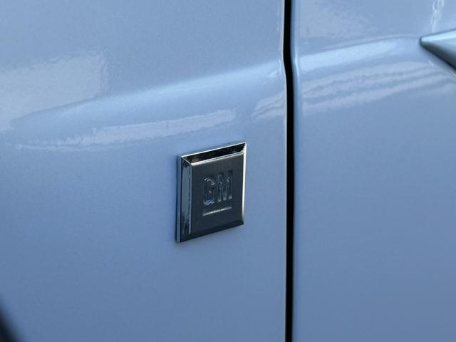 キャデラックＤＴＳ ４．６Ｌ　４．６ＬノーススターＶ型８気筒　ＢＯＳＥプレミアムサウンド　ニュアンスレザー　パワーシート　純正クローム・アルミホイール（１８インチ）前後席シートヒーター（14枚目）