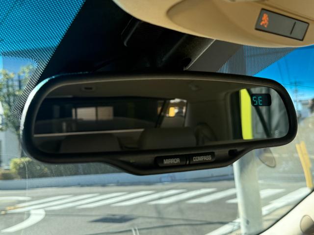 キャデラックＤＴＳ ４．６Ｌ　４．６ＬノーススターＶ型８気筒　ＢＯＳＥプレミアムサウンド　ニュアンスレザー　パワーシート　純正クローム・アルミホイール（１８インチ）前後席シートヒーター（26枚目）