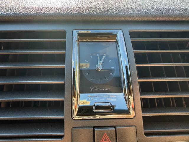 キャデラックＤＴＳ ４．６Ｌ　４．６ＬノーススターＶ型８気筒　ＢＯＳＥプレミアムサウンド　ニュアンスレザー　パワーシート　純正クローム・アルミホイール（１８インチ）前後席シートヒーター（27枚目）