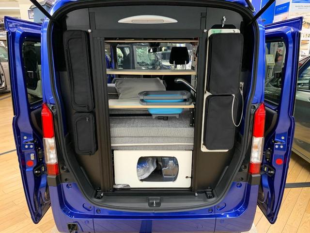 Ｎ－ＶＡＮ＋スタイル ファン・ターボホンダセンシング　ＳＴＹＬＥ　ＴＷＯ　専用家具／ＤＣソケット／ＬＥＤ室内照明／全窓プライバシーカーテン／外部電源＆ＡＣコンセント／ヒーター／走行充電／サブバッテリー／電子レンジ／キャンパー仕様（40枚目）