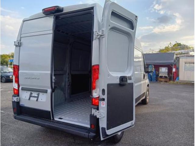 デュカト 　新車　正規ディーラー車　全長５４１ｃｍ　全幅２１０ｃｍ　全高２５２ｃｍ２．２Ｌディーゼルターボエンジン　トルクコンバーター式９速ＡＴ　国内純正ナビ　ＥＴＣ２．０　カープレイ搭載（11枚目）