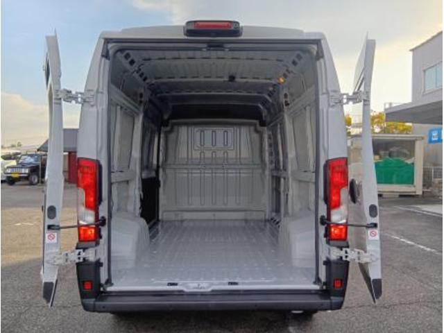 デュカト 　新車　正規ディーラー車　全長５４１ｃｍ　全幅２１０ｃｍ　全高２５２ｃｍ２．２Ｌディーゼルターボエンジン　トルクコンバーター式９速ＡＴ　国内純正ナビ　ＥＴＣ２．０　カープレイ搭載（14枚目）