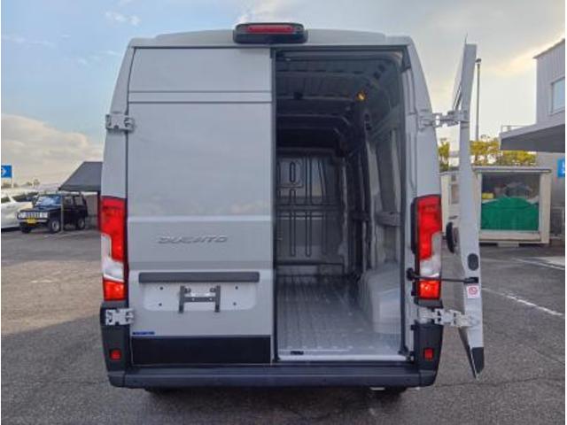 デュカト 　新車　正規ディーラー車　全長５４１ｃｍ　全幅２１０ｃｍ　全高２５２ｃｍ２．２Ｌディーゼルターボエンジン　トルクコンバーター式９速ＡＴ　国内純正ナビ　ＥＴＣ２．０　カープレイ搭載（15枚目）