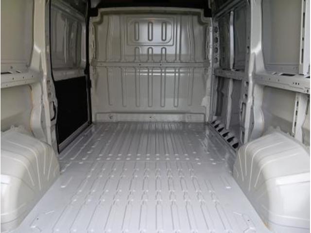 デュカト 　新車　正規ディーラー車　全長５４１ｃｍ　全幅２１０ｃｍ　全高２５２ｃｍ２．２Ｌディーゼルターボエンジン　トルクコンバーター式９速ＡＴ　国内純正ナビ　ＥＴＣ２．０　カープレイ搭載（61枚目）