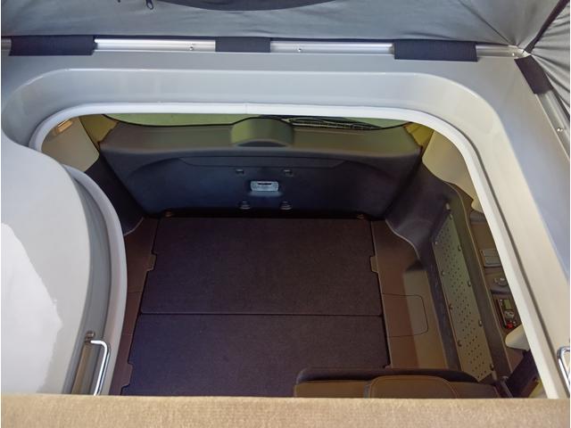 フリード ｅ：ＨＥＶクロスター　新車／キャンピングカー／ホワイトハウスキャンパー／ＰＯＰＵＰ／ポップアップ／車中泊／ＦＦヒーター／回転シート（13枚目）