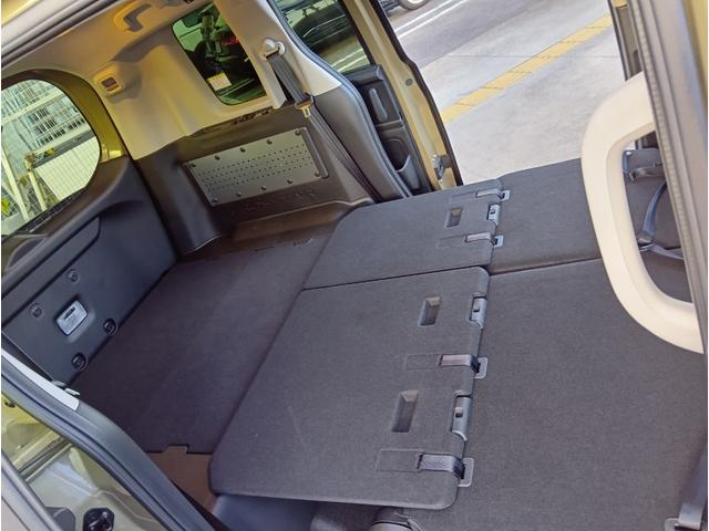 フリード ｅ：ＨＥＶクロスター　新車／キャンピングカー／ホワイトハウスキャンパー／ＰＯＰＵＰ／ポップアップ／車中泊／ＦＦヒーター／回転シート（15枚目）