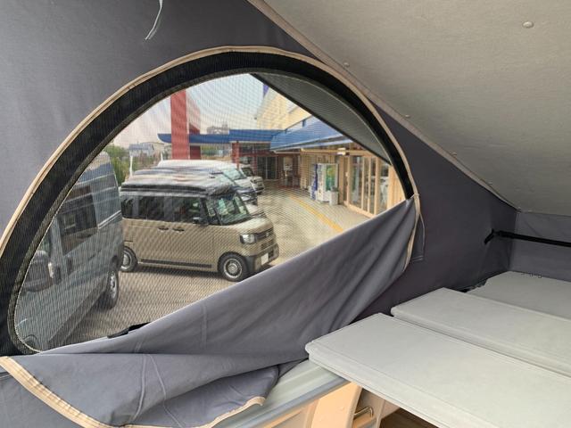 ハイエースバン ＳロングワイドＤＸ　ＧＬパッケージ　ハイエースキャンパー／ホワイトハウスキャンパー製／ＦＲＰオリジナＰＯＰ　ＵＰルーフ＆テント／ギャレー／４０Ｌ冷蔵庫／カセットコンロ＆コンパクトシンク／ＣＴＥＫ昇圧走行充電システム／フライスクリーン（14枚目）